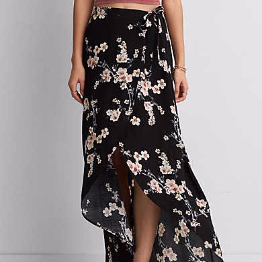American Eagle Floral Print Maxi Wrap Skirt